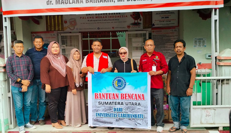 ULB Menyalurkan Bantuan ke Posko PMI Labuhanbatu Untuk Masyarakat Terkena Bencana Alam di Sumatera 2025