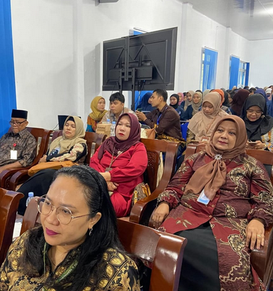 Dekan Fakultas Hukum Risdalina, S.H., M.H Menghadiri  Acara Pembukaan ULB  Internasional Academic Fest  Tahun 2025