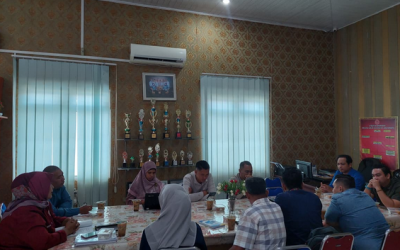 Dekan Fakultas Hukum Risdalina. S.H., M.H Pimpin Rapat Akhir Tahun 2025